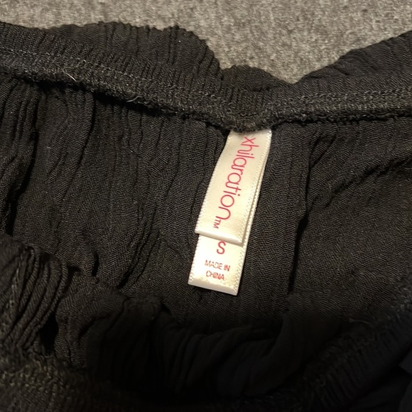 Black floral off the shoulder top size small - Picture 8 of 9